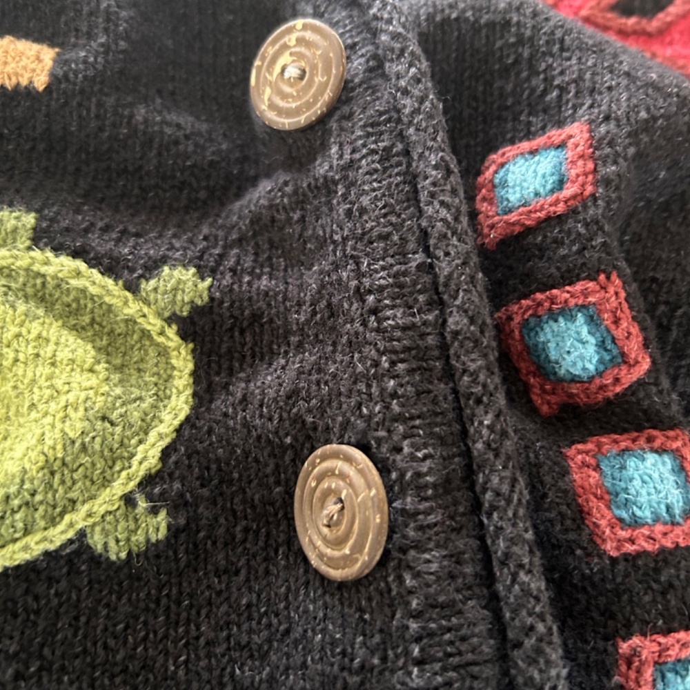 Vintage Northern Isles, size M Aztec design cardigan - Picture 4 of 6